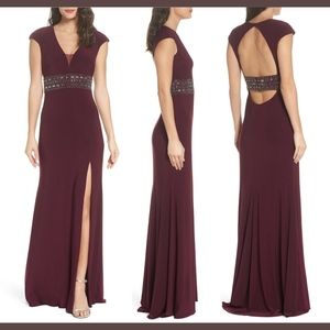 NWT Xscape Bead Embellished Cap Sleeve‎ Gown in Wine Red [Petite SZ 6P ]